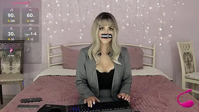 Snapshot of --SUCCESS-- chatting on 09/20/25, 04:30 --SUCCESS-- online show from 09/20/25, 04:30