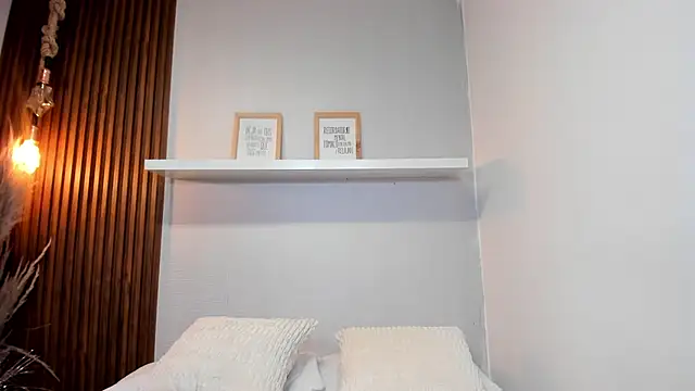 Snapshot of LANA-JONNES chatting on 03/29/26, 12:43 LANA-JONNES online show from 03/29/26, 12:43