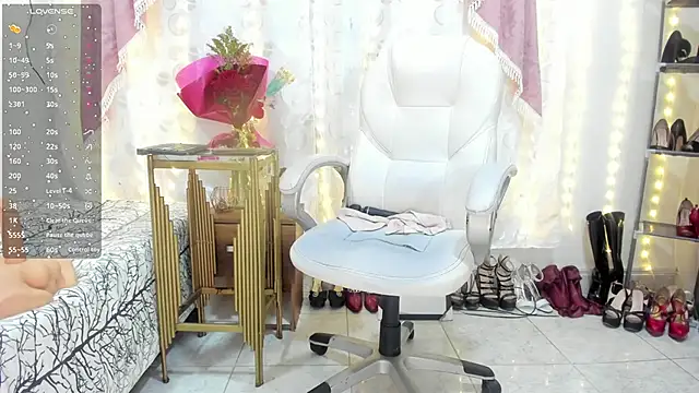 Snapshot of Chanel_Doll_ chatting on 02/14/25, 02:02 Chanel Doll  online show from 02/14/25, 02:02