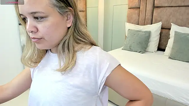 princesaparis online show from 02/05/25, 11:44