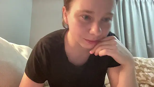 SweetLucy96 online show from 04/11/26, 09:08