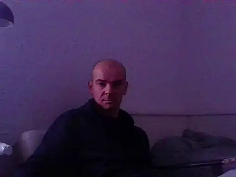 Snapshot of BadRec40 chatting on 02/15/26, 03:09 BadRec40 online show from 02/15/26, 03:09