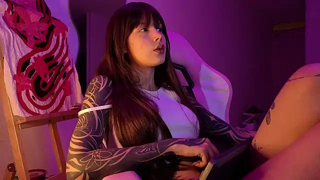 Snapshot of goddess_vee_ chatting on 02/24/26, 03:48 goddess vee online show from 02/24/26, 03:48