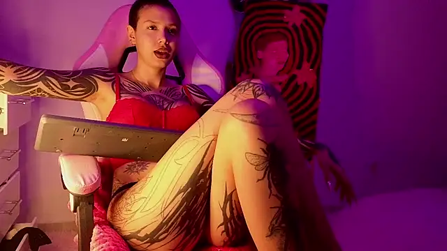 Snapshot of goddess_vee_ chatting on 03/27/26, 04:51 goddess vee online show from 03/27/26, 04:51