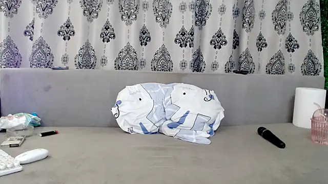 Snapshot of sweetdaiana23 chatting on 04/17/26, 12:35 sweetdaiana23 online show from 04/17/26, 12:35