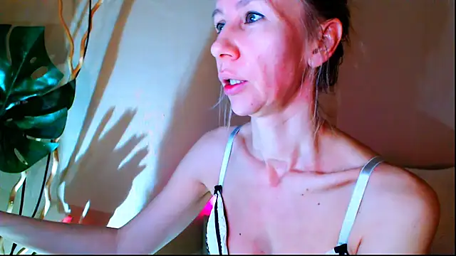 OLIVIA CANDY online show from 03/14/25, 04:21