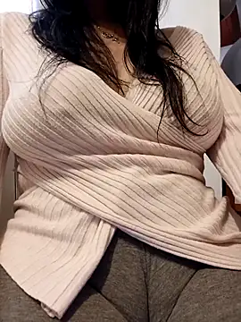 Snapshot of eva750 chatting on 02/27/25, 03:59 eva750 online show from 02/27/25, 03:59