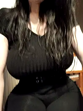 Snapshot of eva750 chatting on 03/18/25, 06:26 eva750 online show from 03/18/25, 06:26