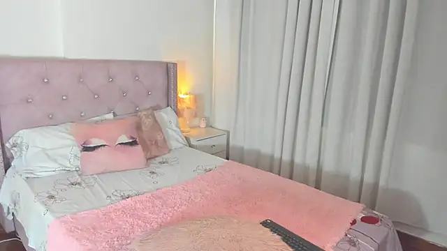 Snapshot of destinysweet21 chatting on 04/11/26, 11:25 destinysweet21 online show from 04/11/26, 11:25