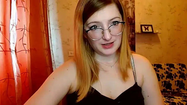 Snapshot of Arielsssplash chatting on 03/19/25, 08:23 Arielsssplash online show from 03/19/25, 08:23