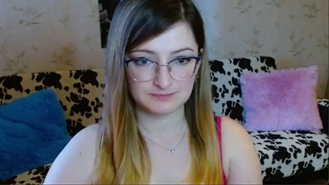 Snapshot of Arielsssplash chatting on 09/18/25, 06:48 Arielsssplash online show from 09/18/25, 06:48