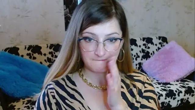 Snapshot of Arielsssplash chatting on 09/30/25, 02:00 Arielsssplash online show from 09/30/25, 02:00