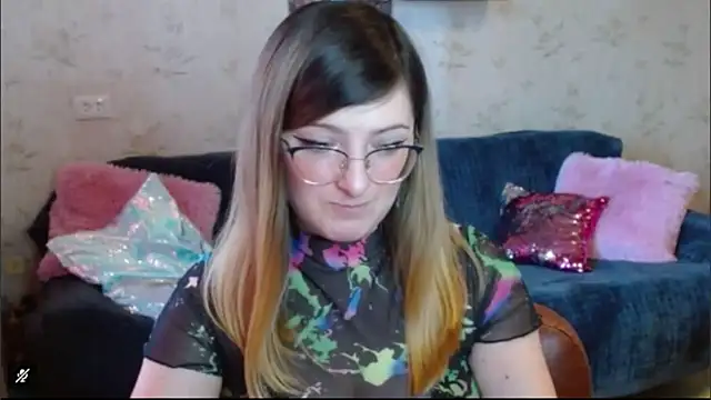 Snapshot of Arielsssplash chatting on 10/30/25, 08:05 Arielsssplash online show from 10/30/25, 08:05