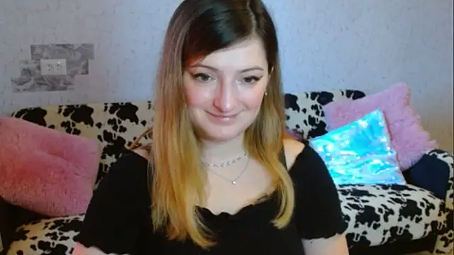 Snapshot of Arielsssplash chatting on 11/04/25, 08:02 Arielsssplash online show from 11/04/25, 08:02