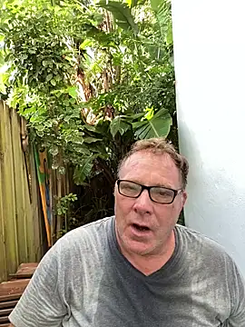 Snapshot of Cockmilker09 chatting on 09/27/25, 12:21 Cockmilker09 online show from 09/27/25, 12:21