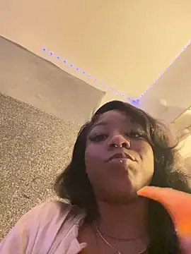 Snapshot of Kayyummy98 chatting on 02/04/25, 06:14 Kayyummy98 online show from 02/04/25, 06:14