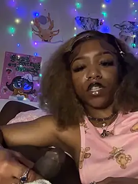 Snapshot of Kayyummy98 chatting on 03/19/25, 08:34 Kayyummy98 online show from 03/19/25, 08:34