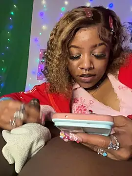 Snapshot of Kayyummy98 chatting on 03/21/25, 07:55 Kayyummy98 online show from 03/21/25, 07:55