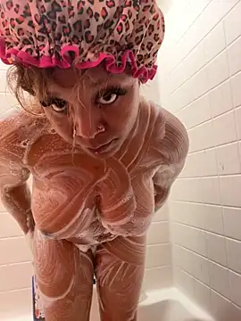 Snapshot of Kayyummy98 chatting on 11/18/25, 05:45 Kayyummy98 online show from 11/18/25, 05:45