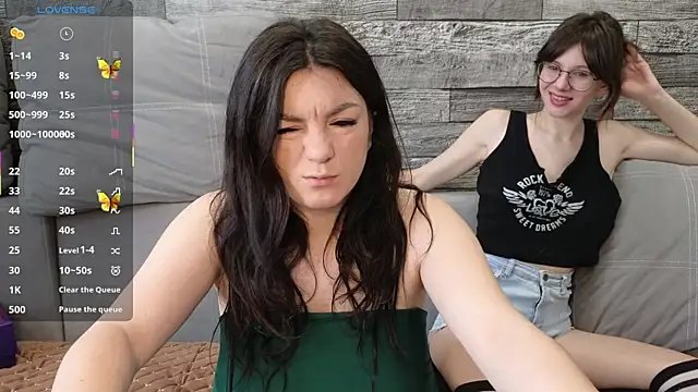 Snapshot of Vika_loves_you chatting on 04/20/26, 02:03 Vika loves you online show from 04/20/26, 02:03