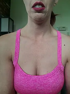 Snapshot of Adrina_Drake chatting on 09/17/25, 11:17 Adrina Drake online show from 09/17/25, 11:17