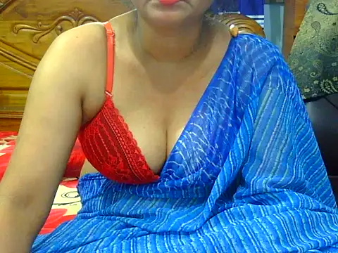 Snapshot of Daneldayna chatting on 07/02/26, 02:11 Daneldayna online show from 07/02/26, 02:11