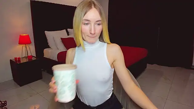 bella  rose online show from 02/23/25, 09:11