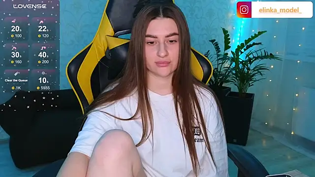 Snapshot of Elishka_ chatting on 12/03/24, 08:50 Elishka online show from 12/03/24, 08:50