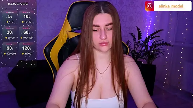 Snapshot of Elishka_ chatting on 12/08/24, 05:01 Elishka online show from 12/08/24, 05:01