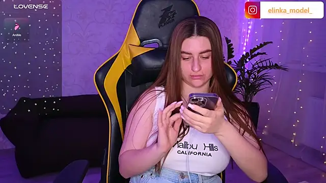 Snapshot of Elishka_ chatting on 12/09/24, 08:44 Elishka online show from 12/09/24, 08:44