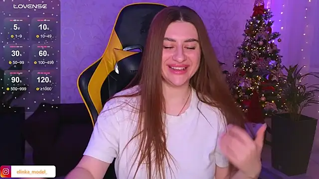 Snapshot of Elishka_ chatting on 12/19/24, 09:38 Elishka online show from 12/19/24, 09:38