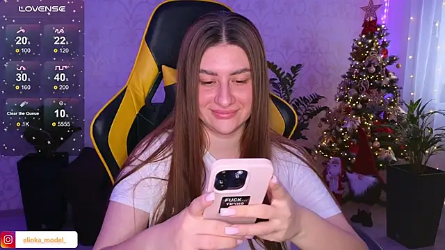 Snapshot of Elishka_ chatting on 12/23/24, 06:44 Elishka online show from 12/23/24, 06:44