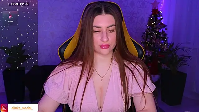 Snapshot of Elishka_ chatting on 01/01/25, 02:42 Elishka online show from 01/01/25, 02:42