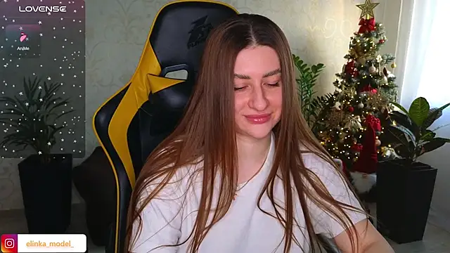 Snapshot of Elishka_ chatting on 01/09/25, 06:27 Elishka online show from 01/09/25, 06:27