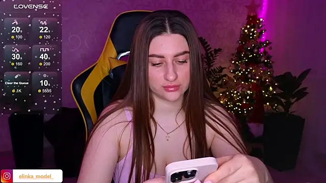 Snapshot of Elishka_ chatting on 01/11/25, 06:44 Elishka online show from 01/11/25, 06:44