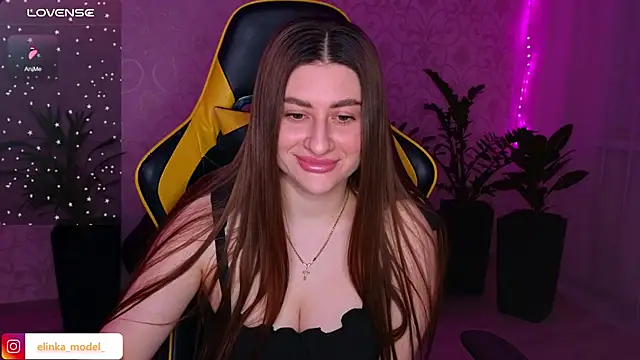 Snapshot of Elishka_ chatting on 01/18/25, 03:38 Elishka online show from 01/18/25, 03:38