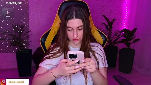 Snapshot of Elishka_ chatting on 01/19/25, 05:15 Elishka online show from 01/19/25, 05:15