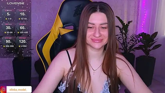 Snapshot of Elishka_ chatting on 01/20/25, 06:31 Elishka online show from 01/20/25, 06:31