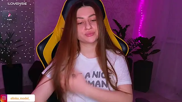 Snapshot of Elishka_ chatting on 01/24/25, 04:59 Elishka online show from 01/24/25, 04:59