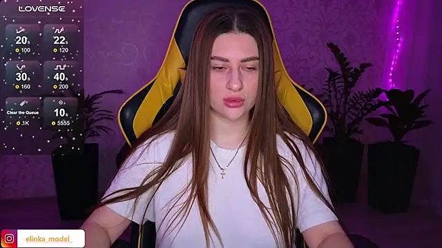 Snapshot of Elishka_ chatting on 02/05/25, 05:09 Elishka online show from 02/05/25, 05:09