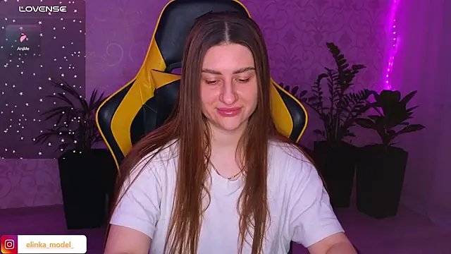 Snapshot of Elishka_ chatting on 02/10/25, 05:52 Elishka online show from 02/10/25, 05:52