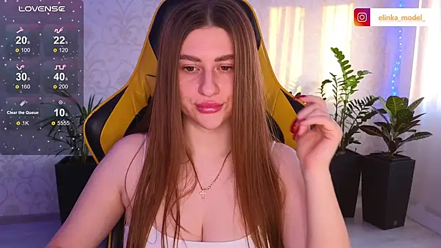 Snapshot of Elishka_ chatting on 02/13/25, 05:48 Elishka online show from 02/13/25, 05:48