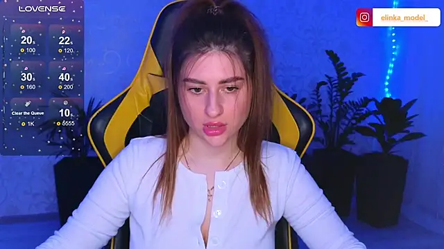 Snapshot of Elishka_ chatting on 02/13/25, 06:16 Elishka online show from 02/13/25, 06:16