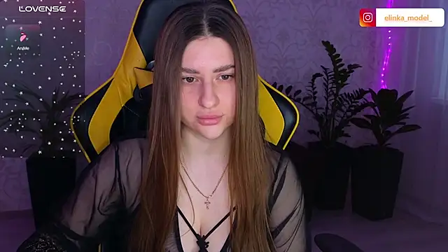 Snapshot of Elishka_ chatting on 02/15/25, 06:12 Elishka online show from 02/15/25, 06:12