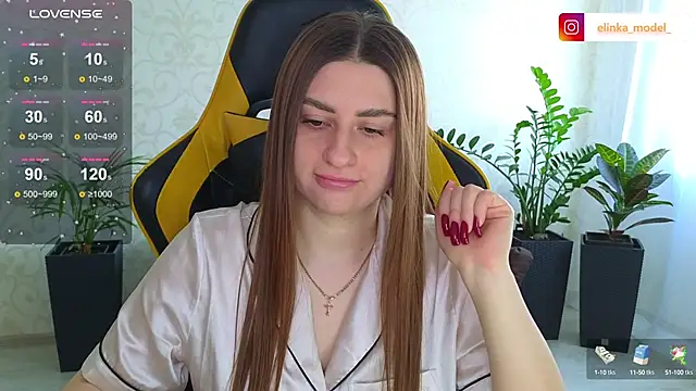 Snapshot of Elishka_ chatting on 02/24/25, 07:55 Elishka online show from 02/24/25, 07:55