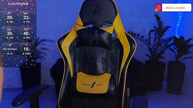 Snapshot of Elishka_ chatting on 02/25/25, 06:09 Elishka online show from 02/25/25, 06:09