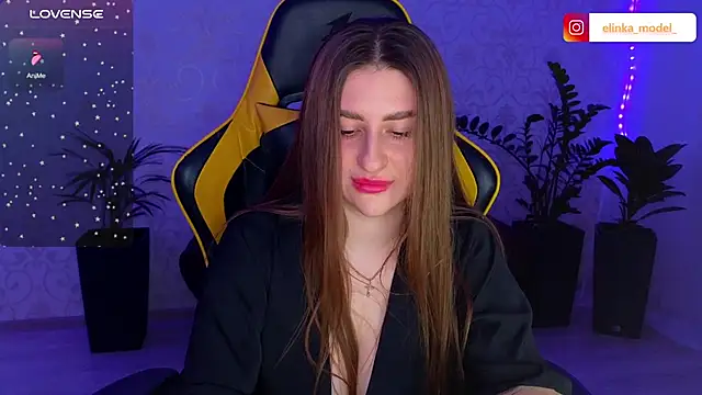 Snapshot of Elishka_ chatting on 03/02/25, 08:18 Elishka online show from 03/02/25, 08:18