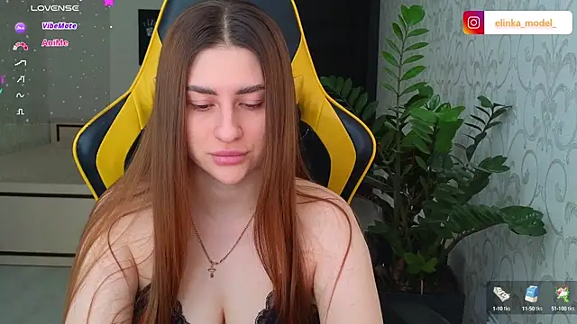 Snapshot of Elishka_ chatting on 03/17/25, 06:07 Elishka online show from 03/17/25, 06:07