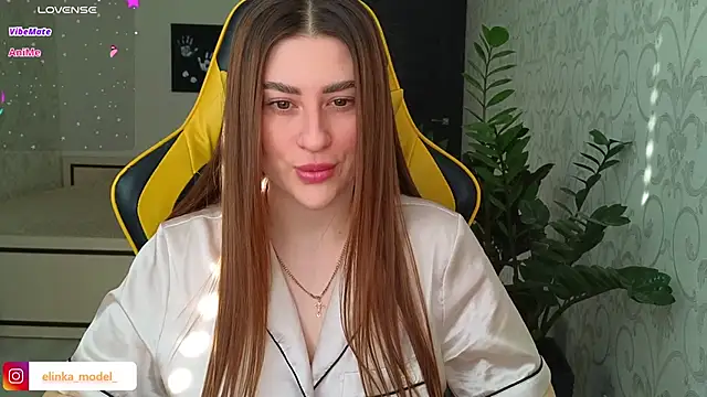 Snapshot of Elishka_ chatting on 03/21/25, 05:54 Elishka online show from 03/21/25, 05:54