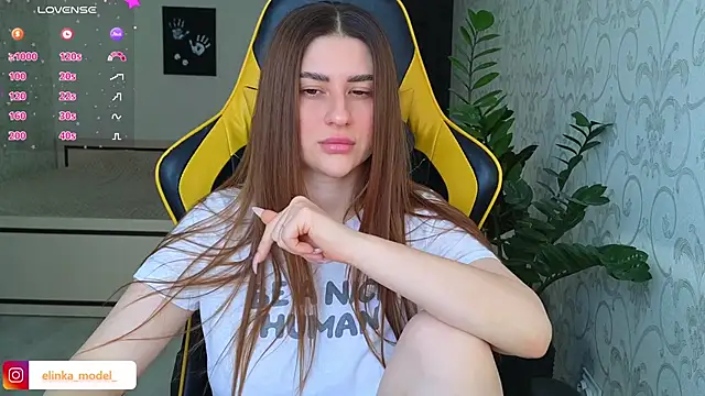 Snapshot of Elishka_ chatting on 03/22/25, 05:28 Elishka online show from 03/22/25, 05:28